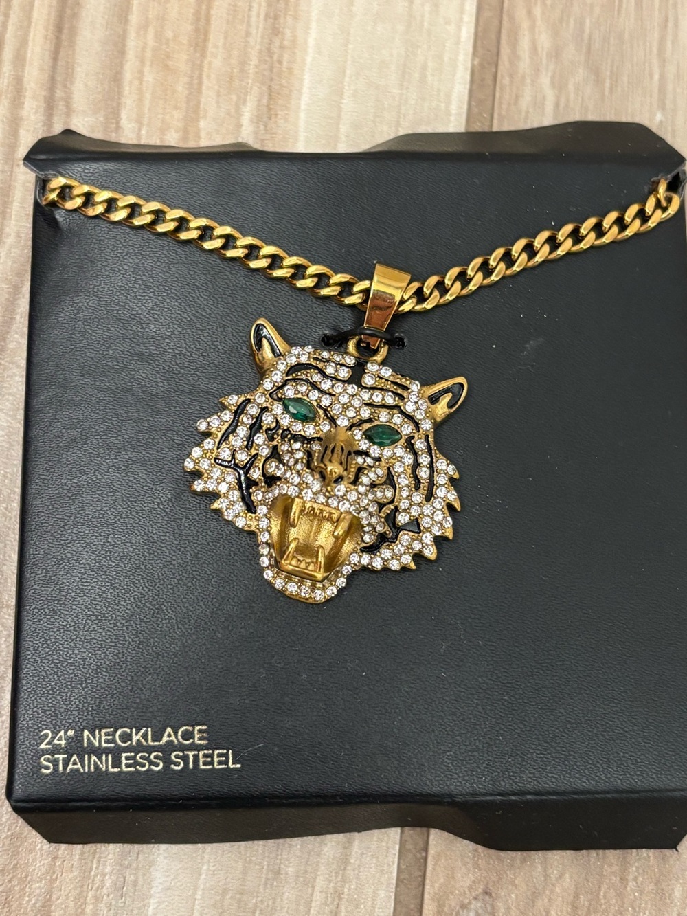 NEW sparkly Gold Tiger Head Pendant Necklace with Green Eyes